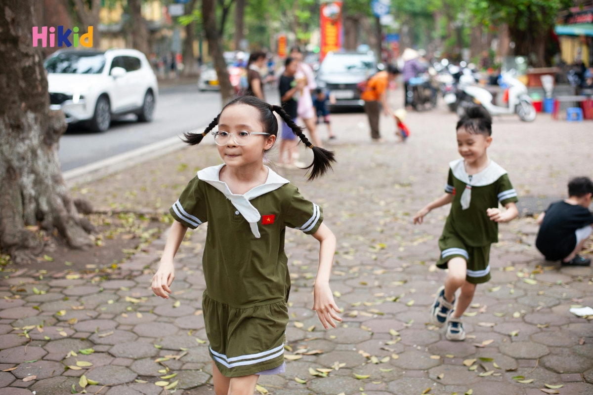 Ba mẹ nên điều chỉnh mức độ chạy bộ phù hợp với độ tuổi và thể lực của trẻ