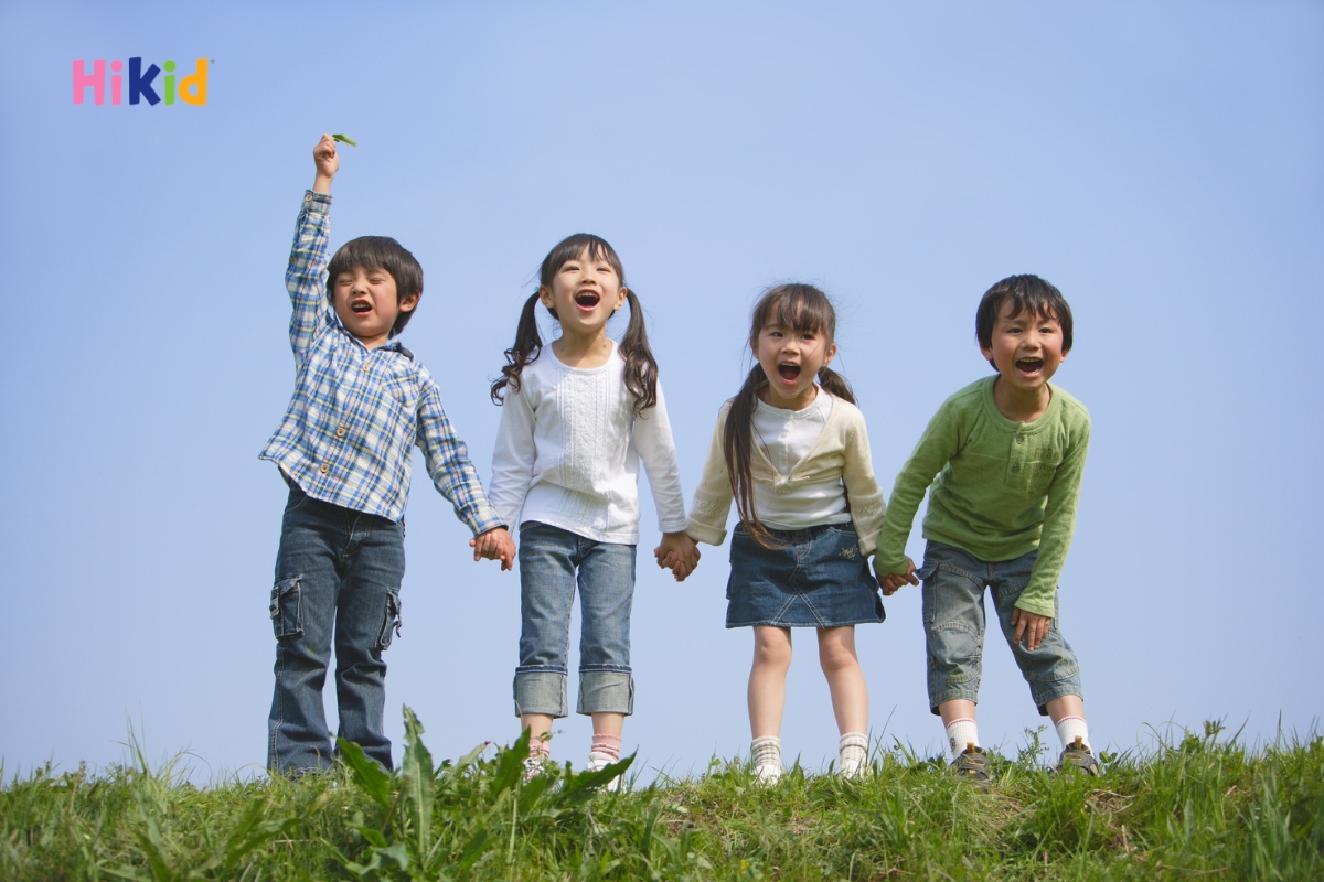 Bổ sung đầy đủ vitamin góp phần giúp trẻ cao lớn và khỏe mạnh