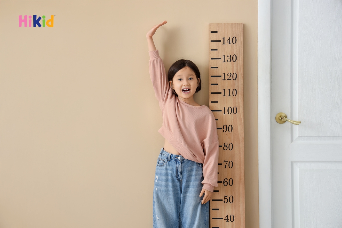 Nên theo dõi chiều cao của trẻ vào các cột mốc quan trọng