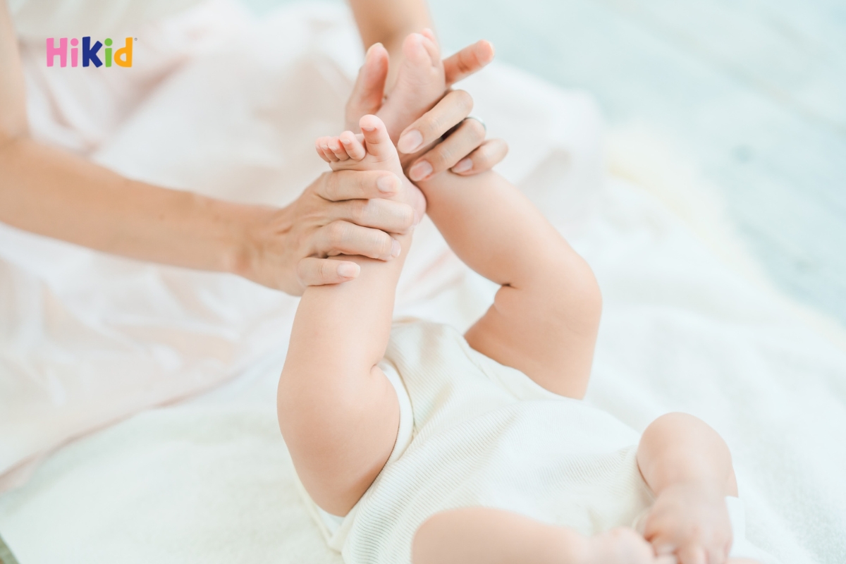 Massage đúng cách hỗ trợ trẻ thư giãn và phát triển chiều cao