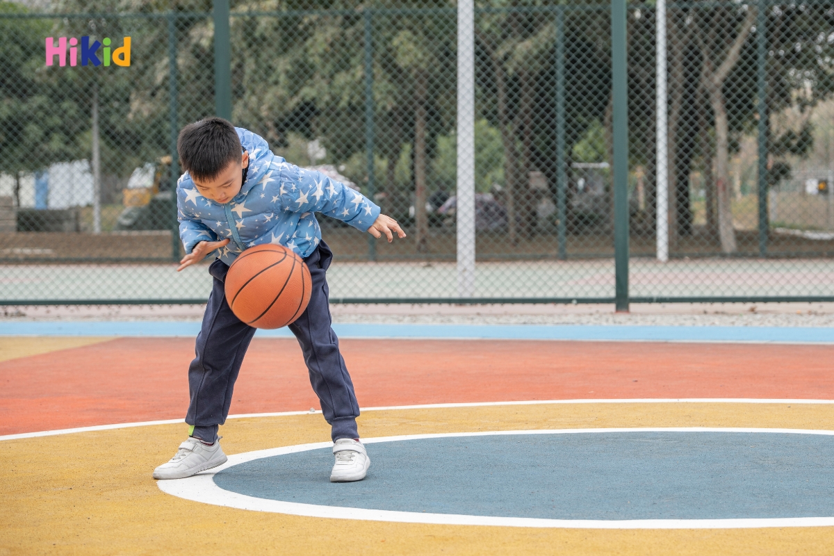 Bóng rổ là môn thể thao tăng chiều cao cho bé