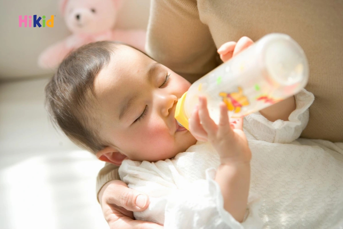 Nên cho trẻ duy trì lượng sữa phù hợp theo độ tuổi
