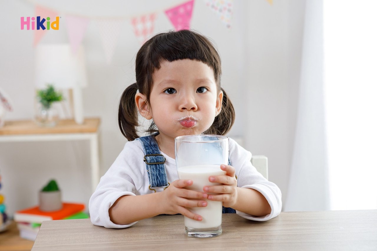 Ba mẹ nên bổ sung thực phẩm hỗ trợ tăng chiều cao cho bé yêu