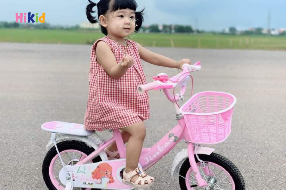 Đạp xe là bài tập kích thích tăng chiều cao cho trẻ 4 tuổi