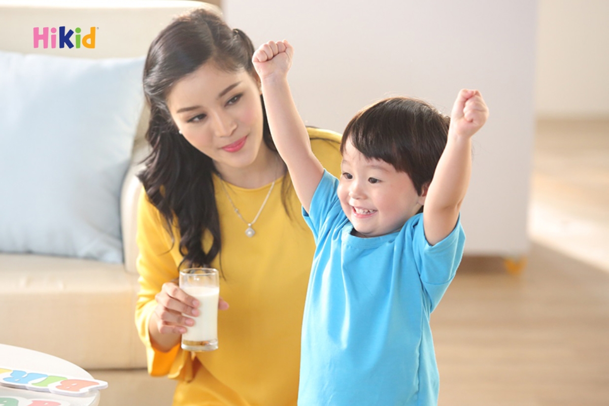 Nên bổ sung bữa phụ để trẻ có thể hấp thụ dinh dưỡng liên tục