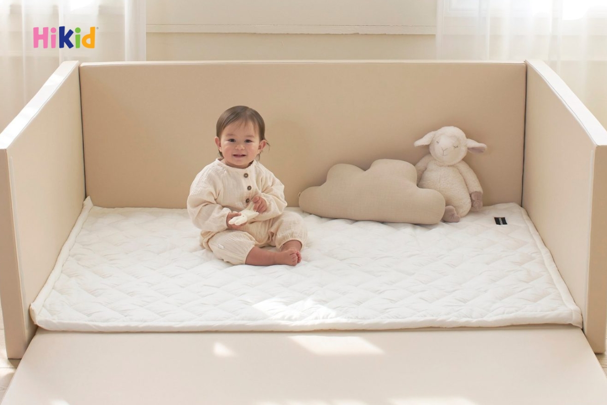 Một chiếc đệm phẳng và chắc chắn sẽ hỗ trợ trẻ ngon giấc và phát triển chiều cao