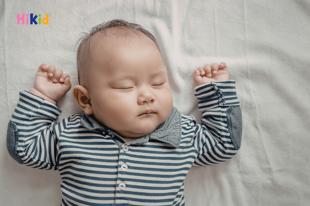 Tư thế ngủ sao biển là tư thế nằm ngửa, chân tay dang rộng thoải mái