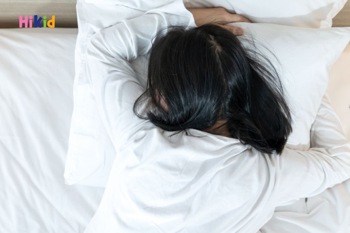 Nằm sấp khiến trẻ khó thở, làm tăng nguy cơ lệch trục cột sống